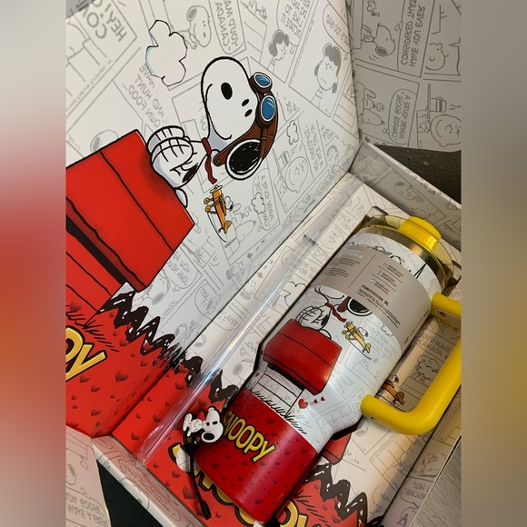 Snoopy 40oz Stanley tumbler - Picture 6 of 6